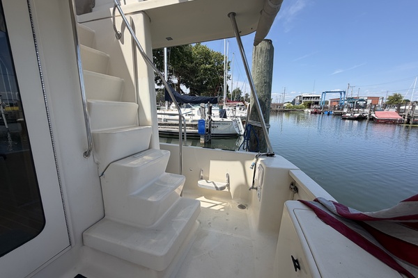 FIDELITY 34ft Mainship Yacht For Sale