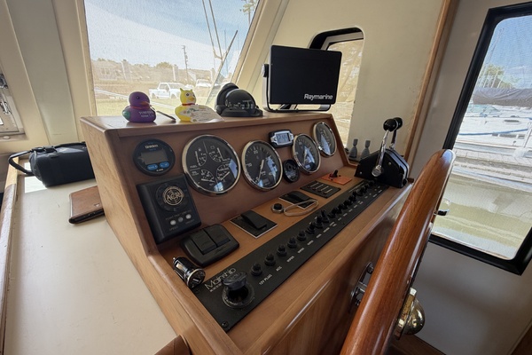 FIDELITY 34ft Mainship Yacht For Sale