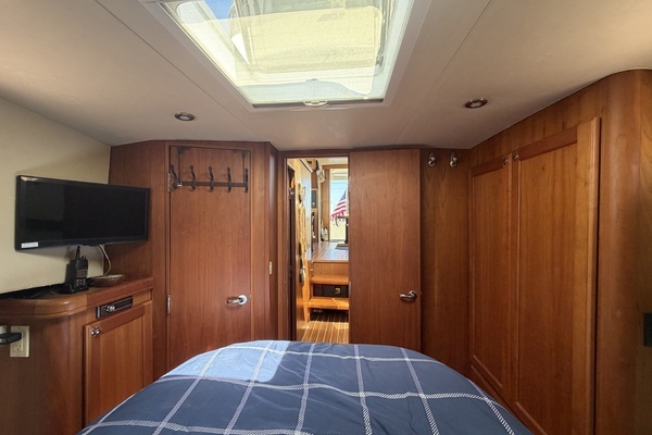 Mainship 34 Trawler Yacht For Sale