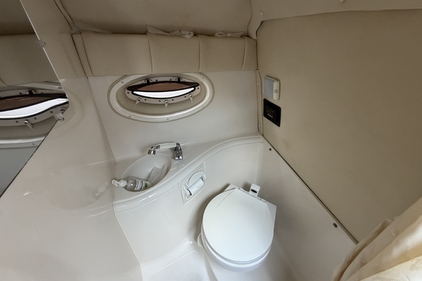 PURA VIDA 29ft Monterey Yacht For Sale