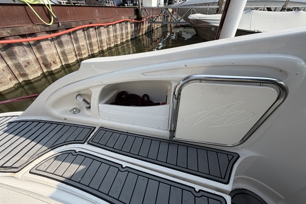 PURA VIDA 29ft Monterey Yacht For Sale