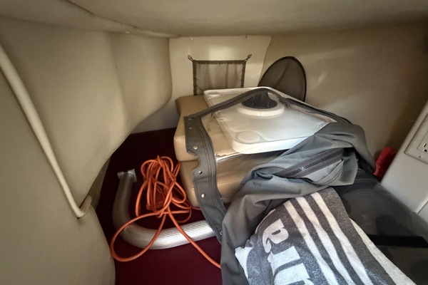 PURA VIDA 29ft Monterey Yacht For Sale