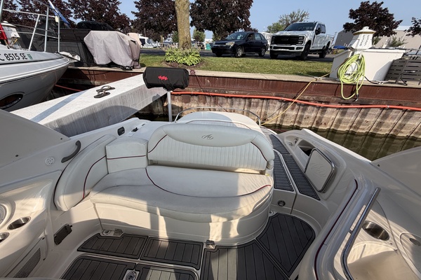 PURA VIDA 29ft Monterey Yacht For Sale