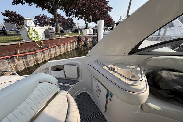PURA VIDA 29ft Monterey Yacht For Sale