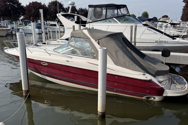 PURA VIDA 29ft Monterey Yacht For Sale
