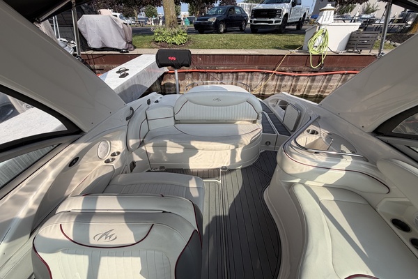 PURA VIDA 29ft Monterey Yacht For Sale