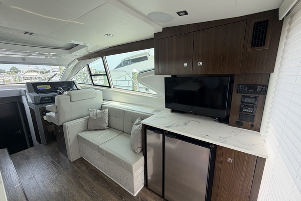 Aquaholic 46ft Cruisers Yacht For Sale