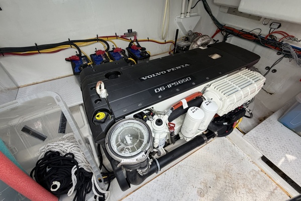 Aquaholic 46ft Cruisers Yacht For Sale