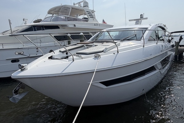 Aquaholic 46ft Cruisers Yacht For Sale