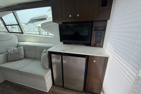 Aquaholic 46ft Cruisers Yacht For Sale
