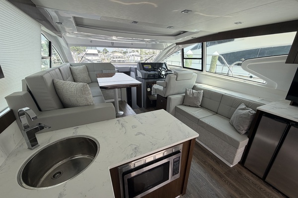 Aquaholic 46ft Cruisers Yacht For Sale