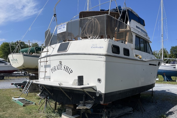 PIRATE SHIP 34ft Carver Yacht For Sale