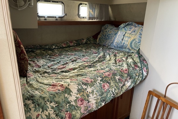 PIRATE SHIP 34ft Carver Yacht For Sale