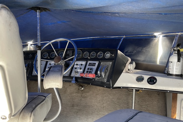 PIRATE SHIP 34ft Carver Yacht For Sale
