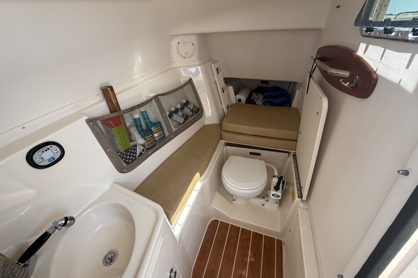 30ft Grady White Yacht For Sale