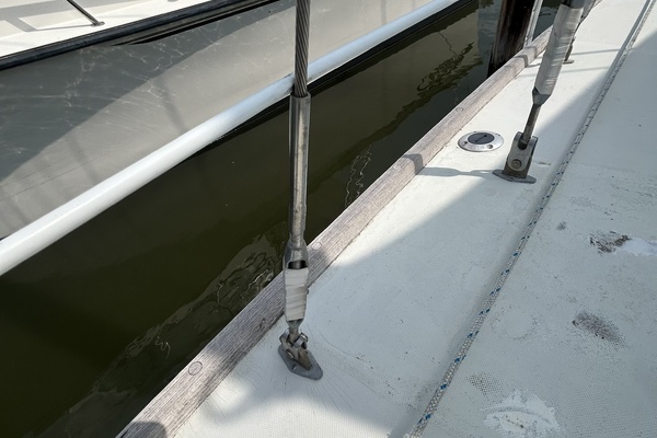 Lucky Dog 35ft Pearson Yacht For Sale