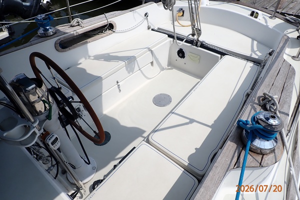 Lucky Dog 35ft Pearson Yacht For Sale