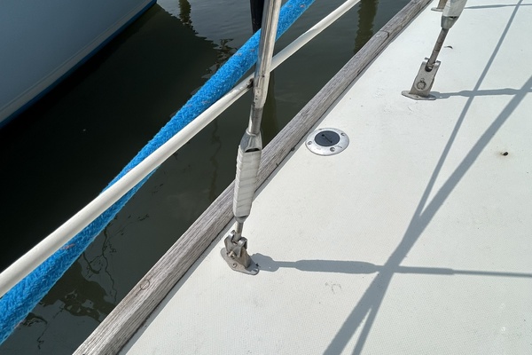 Lucky Dog 35ft Pearson Yacht For Sale