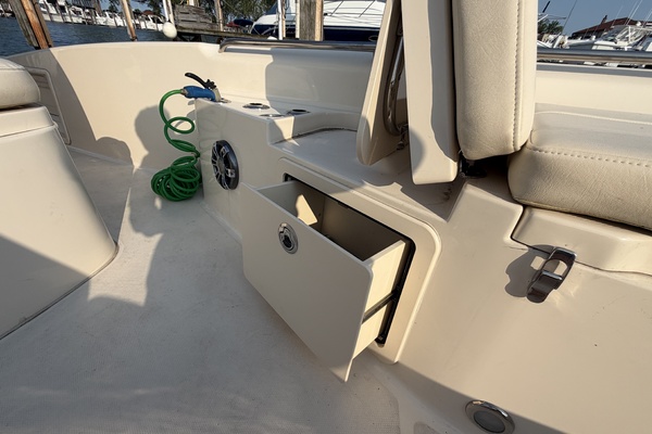 25ft Grady White Yacht For Sale