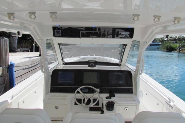 2016 Everglades 42