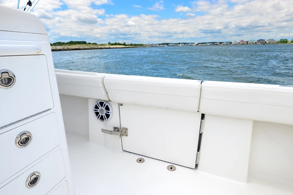 Regulator 34 CC Yacht For Sale