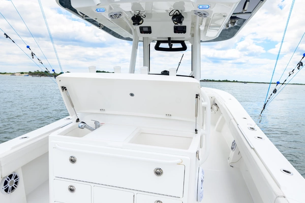 Regulator 34 CC Yacht For Sale