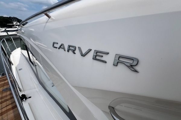 2019 Carver 37