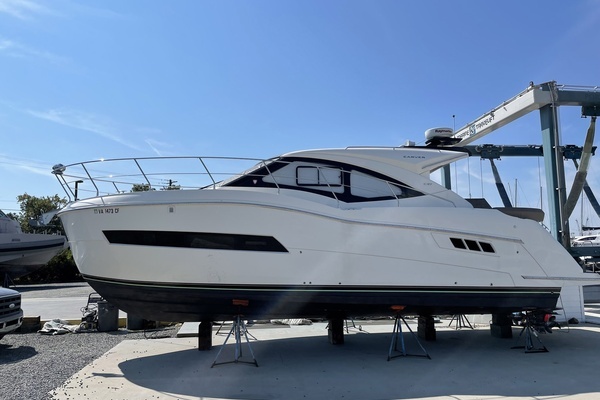 2019 Carver 37
