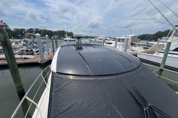 2019 Carver 37