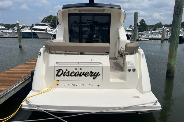 2019 Carver 37