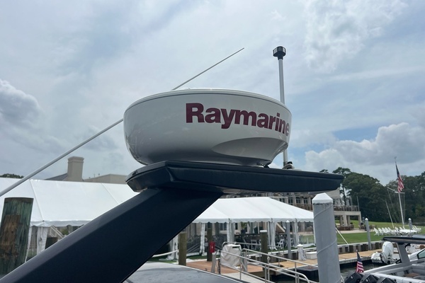 2019 Carver 37