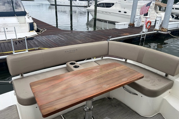 37ft Carver Yacht For Sale