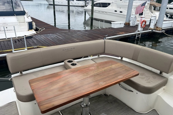 2019 Carver 37