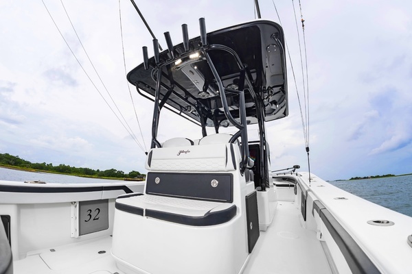 2025 Yellowfin 32