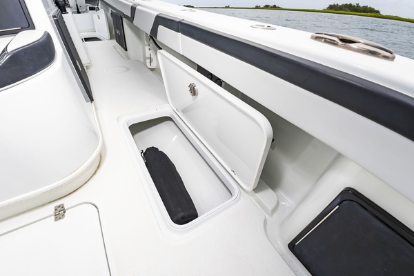 2025 Yellowfin 32