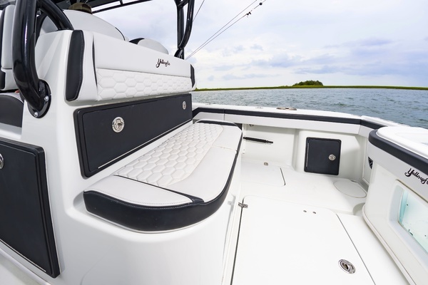 2025 Yellowfin 32