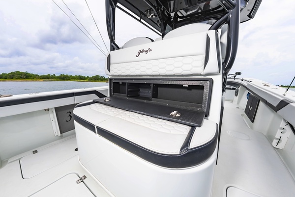 2025 Yellowfin 32
