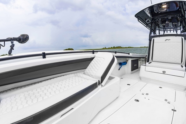 2025 Yellowfin 32