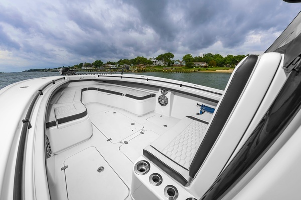 2025 Yellowfin 32