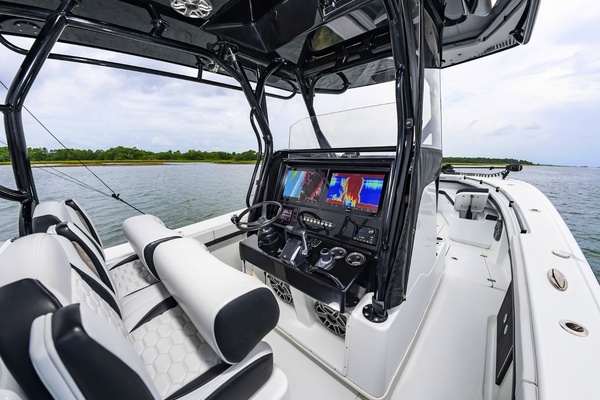 2025 Yellowfin 32