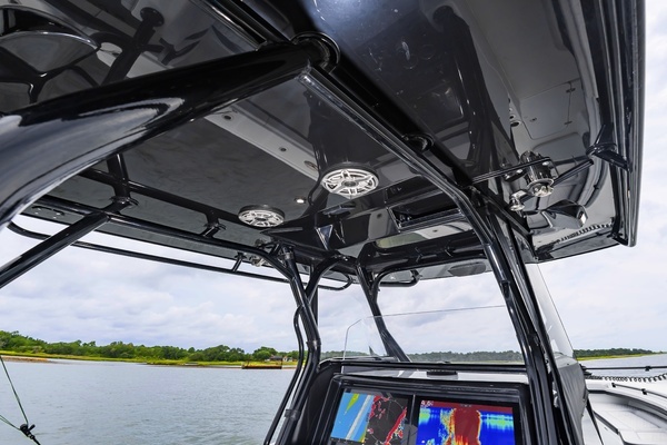 2025 Yellowfin 32