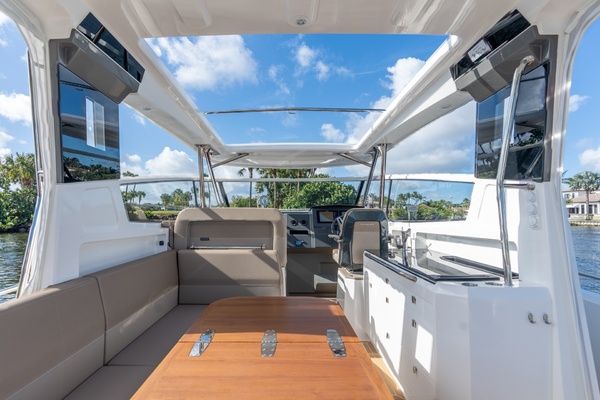 OYEOYE 40ft Nimbus Yacht For Sale