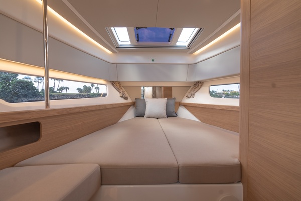 OYEOYE 40ft Nimbus Yacht For Sale