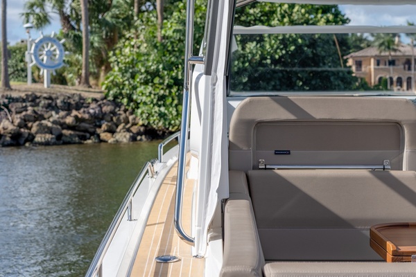 OYEOYE 40ft Nimbus Yacht For Sale
