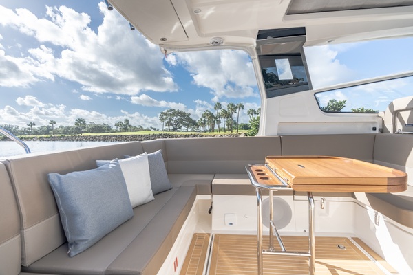 OYEOYE 40ft Nimbus Yacht For Sale