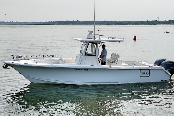 2020 Sea Hunt 30