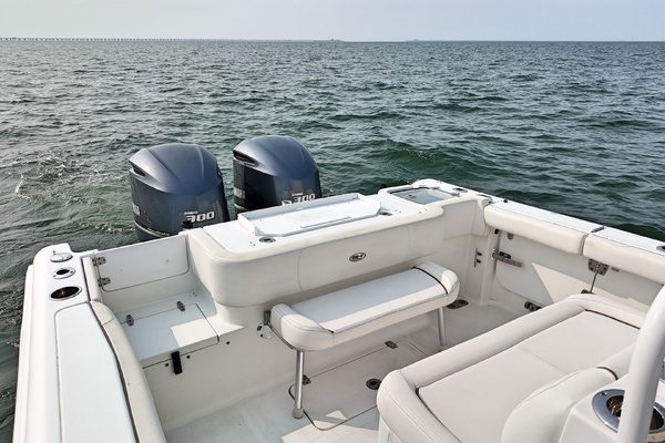 2020 Sea Hunt 30