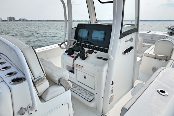 2020 Sea Hunt 30