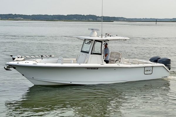 2020 Sea Hunt 30