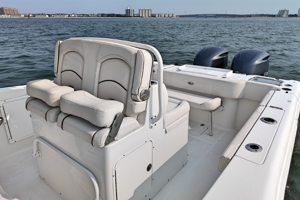 2020 Sea Hunt 30